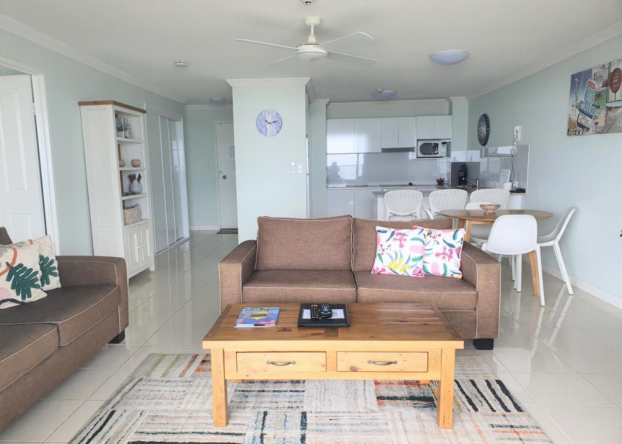 Pacific Surf Absolute Beachfront Apartments Gold Coast Exterior foto